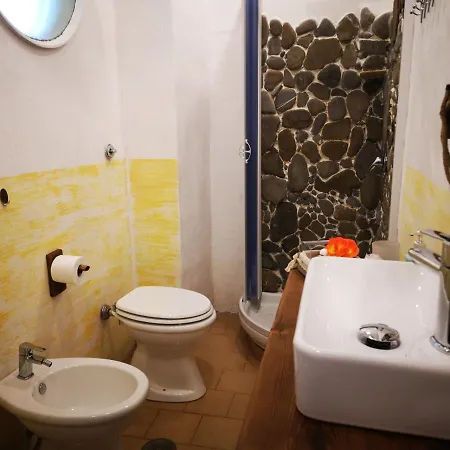 Edwige كاستيلاباتي