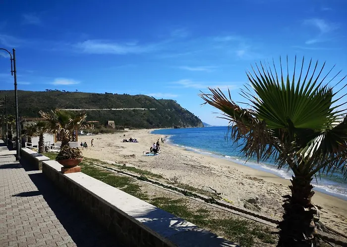 Alojamento de Acomodação e Pequeno-almoço Edwige Castellabate